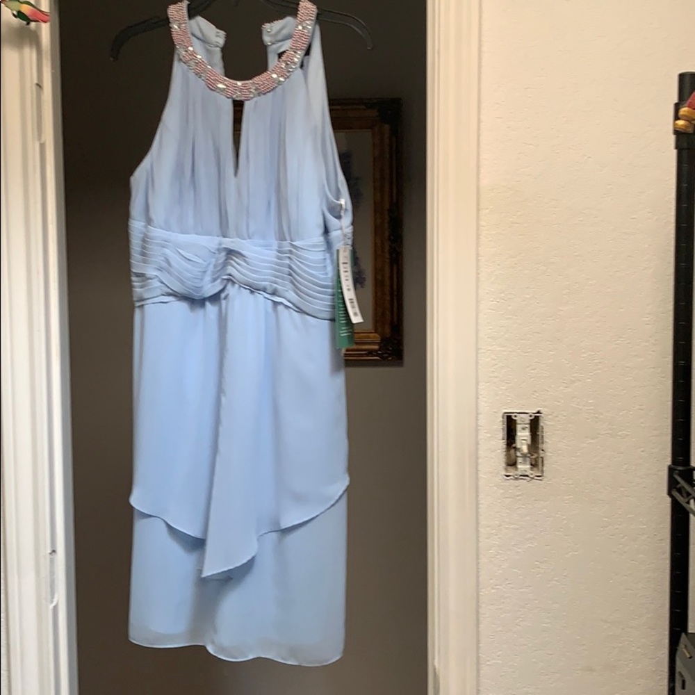 Dress - Picture 4 of 8